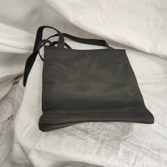 No Boundaries, bag with cellphone holder, black, 9.5" x 8" x 3.5" - Picture 9 of 11